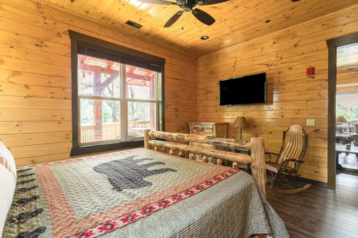 The Big Willow Retreat By Stony Brook Cabins ガトリンバーグ エクステリア 写真