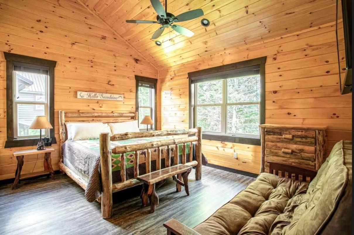 The Big Willow Retreat By Stony Brook Cabins ガトリンバーグ エクステリア 写真