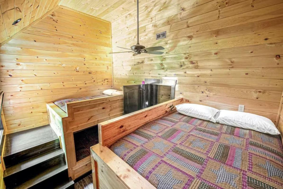 The Big Willow Retreat By Stony Brook Cabins ガトリンバーグ エクステリア 写真